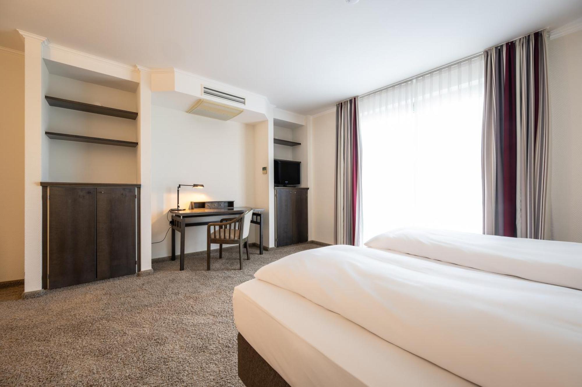 Hotel Herzogspark هيرتسوجيناوراخ المظهر الخارجي الصورة