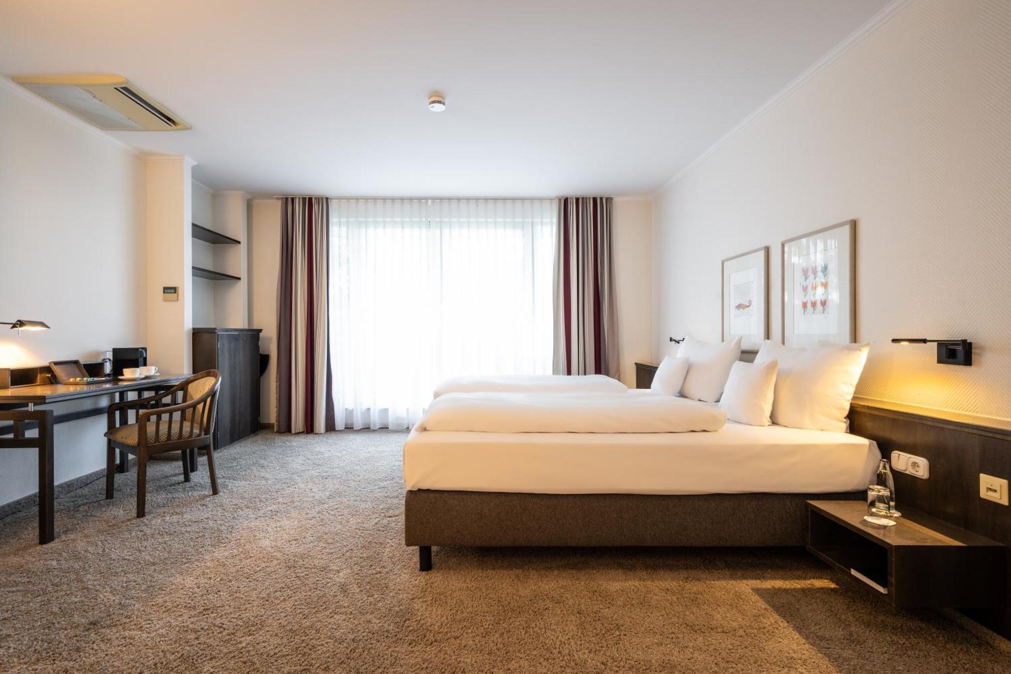 Hotel Herzogspark هيرتسوجيناوراخ المظهر الخارجي الصورة