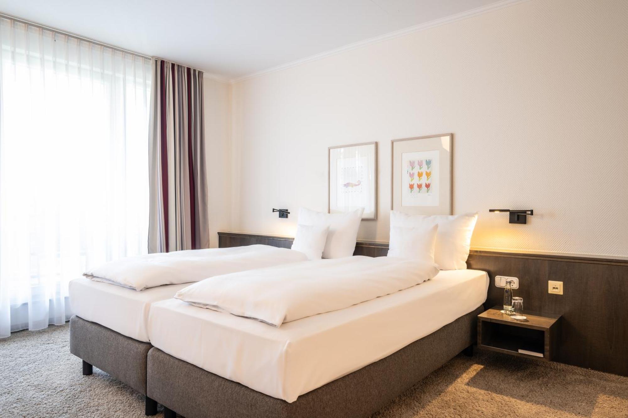 Hotel Herzogspark هيرتسوجيناوراخ المظهر الخارجي الصورة