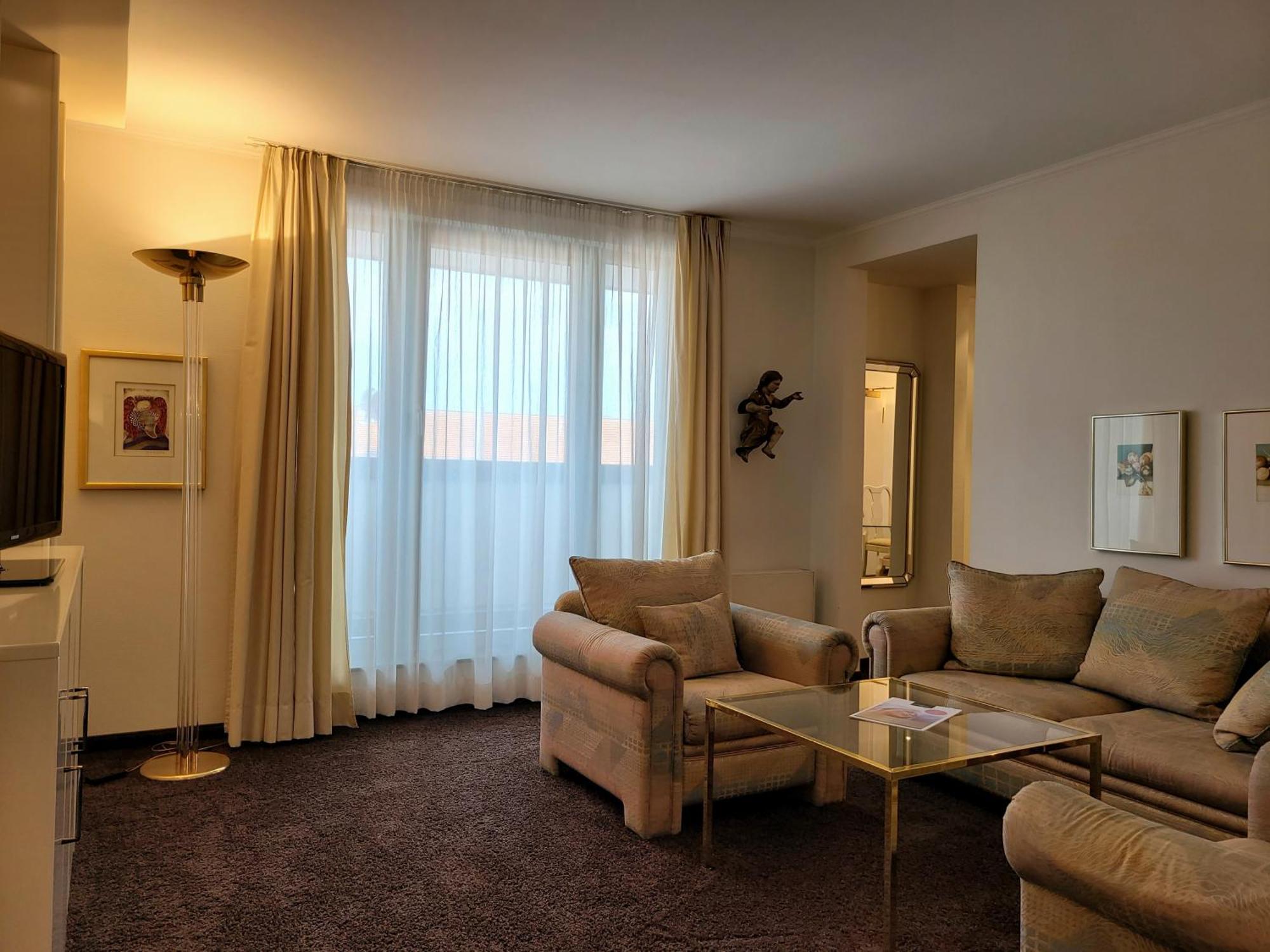 Hotel Herzogspark هيرتسوجيناوراخ الغرفة الصورة