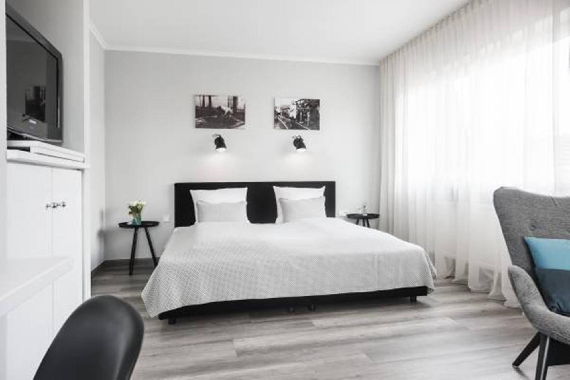 Hotel Herzogspark هيرتسوجيناوراخ الغرفة الصورة